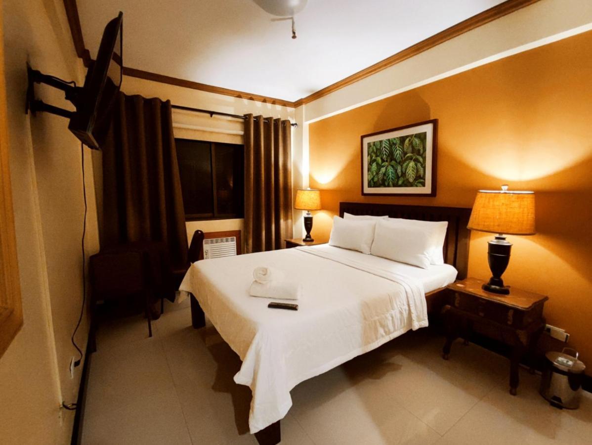 Spring Plaza Hotel Dasmarinas Εξωτερικό φωτογραφία