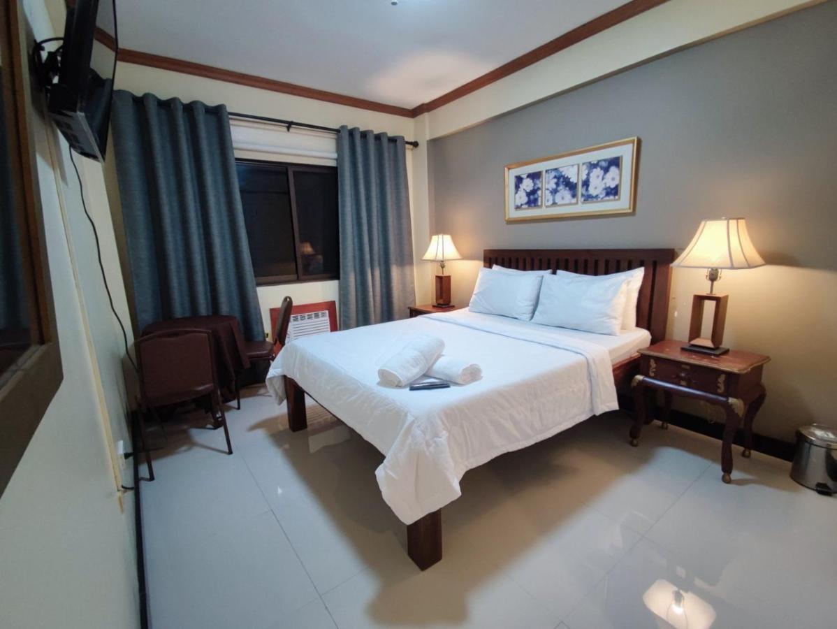 Spring Plaza Hotel Dasmarinas Εξωτερικό φωτογραφία