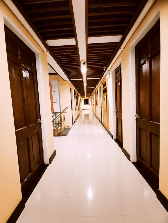 Spring Plaza Hotel Dasmarinas Εξωτερικό φωτογραφία