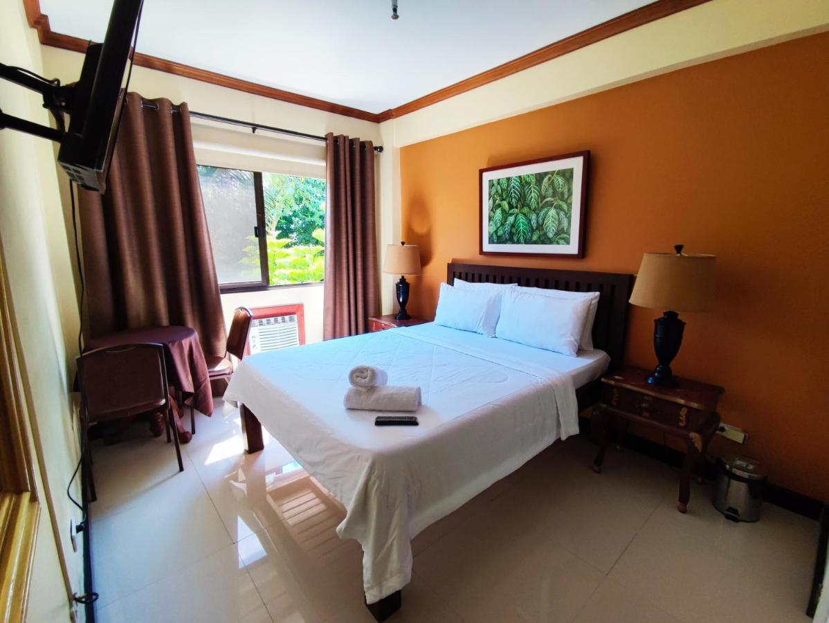Spring Plaza Hotel Dasmarinas Εξωτερικό φωτογραφία