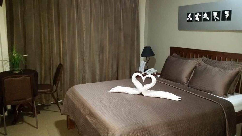 Spring Plaza Hotel Dasmarinas Εξωτερικό φωτογραφία