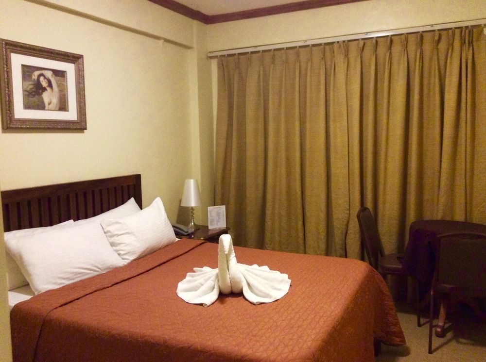 Spring Plaza Hotel Dasmarinas Εξωτερικό φωτογραφία