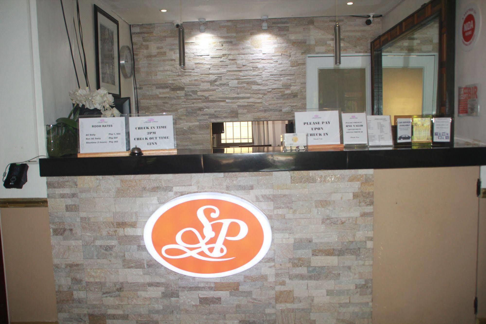 Spring Plaza Hotel Dasmarinas Εξωτερικό φωτογραφία