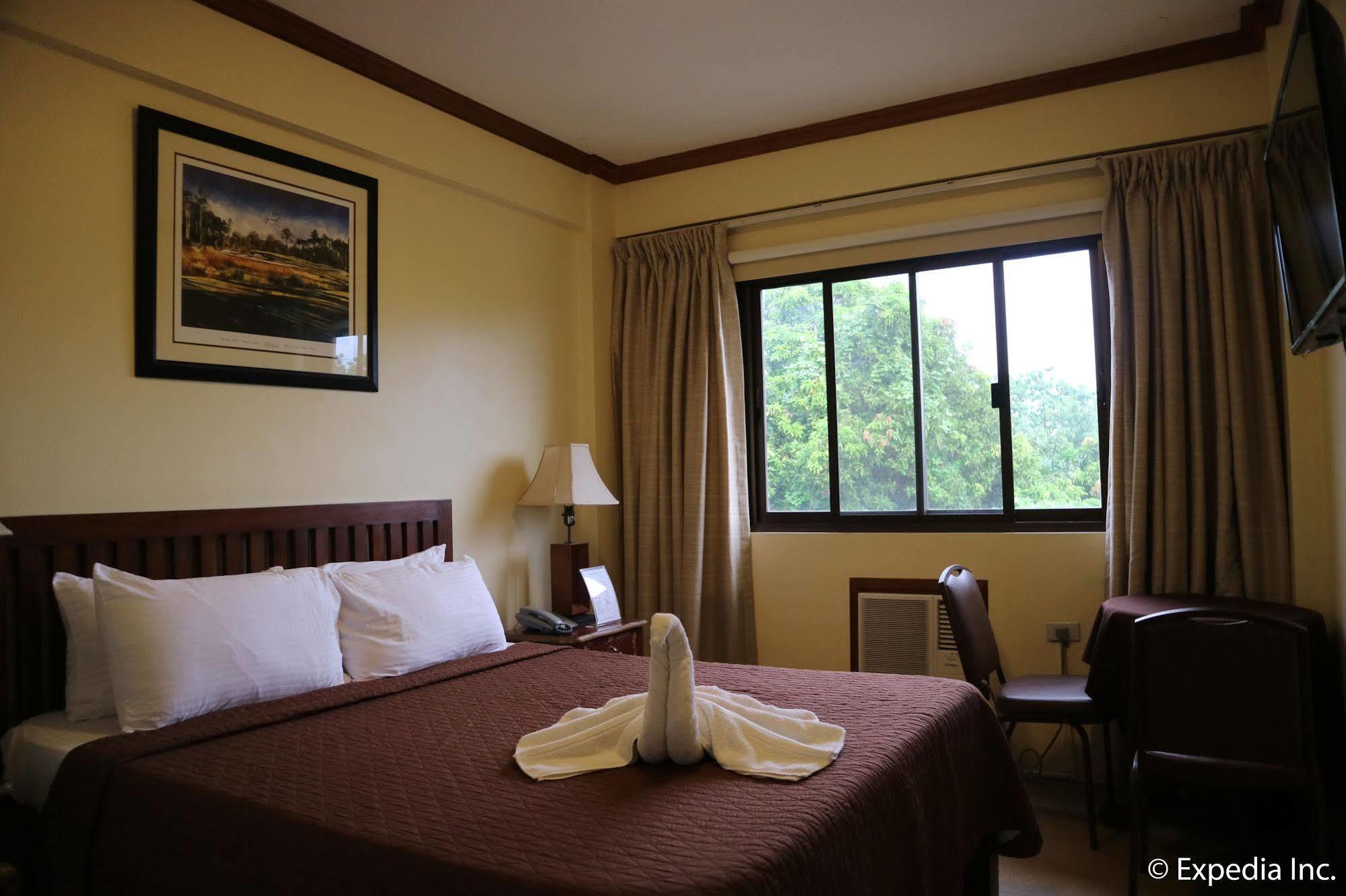 Spring Plaza Hotel Dasmarinas Εξωτερικό φωτογραφία
