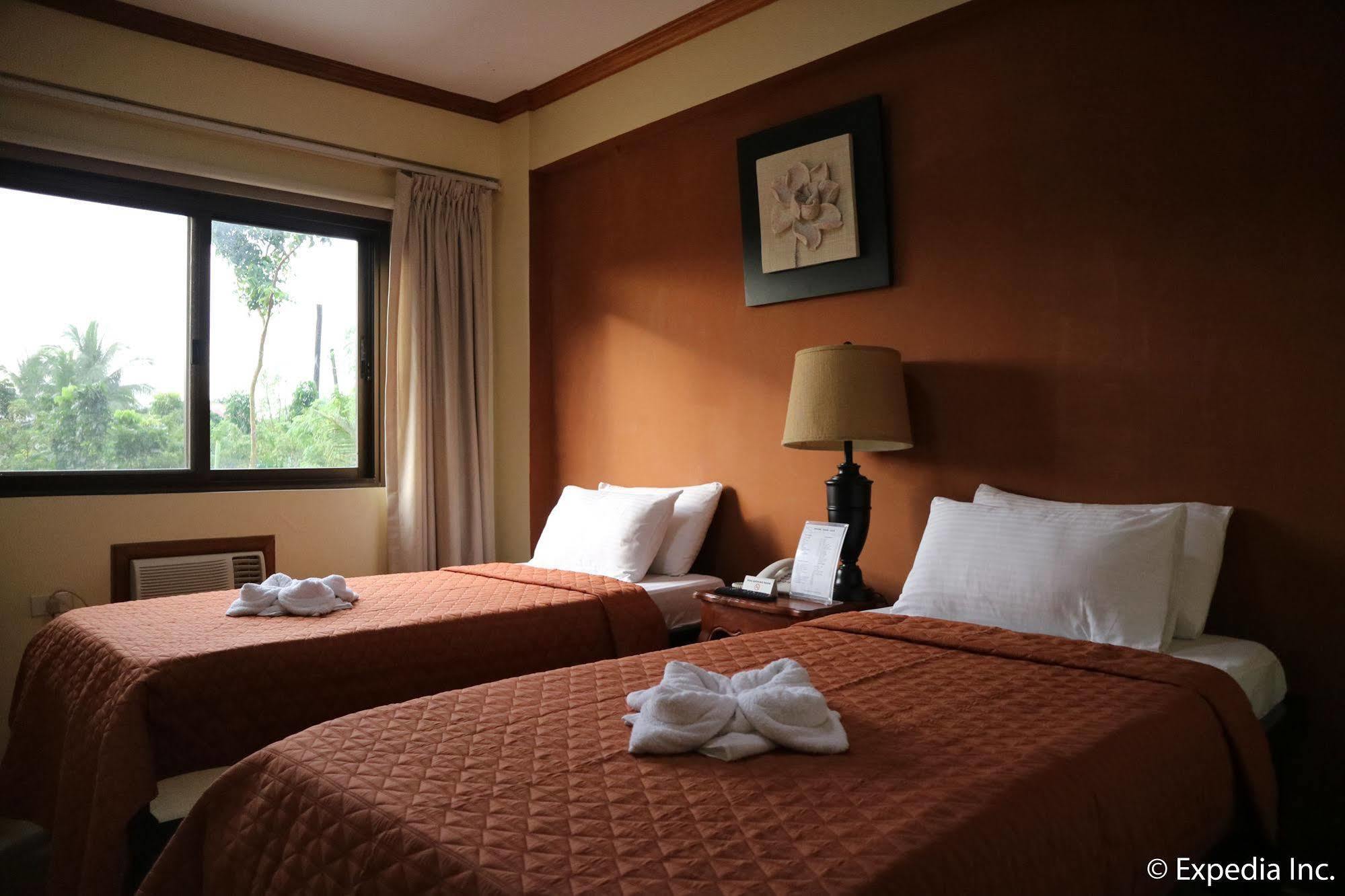 Spring Plaza Hotel Dasmarinas Εξωτερικό φωτογραφία