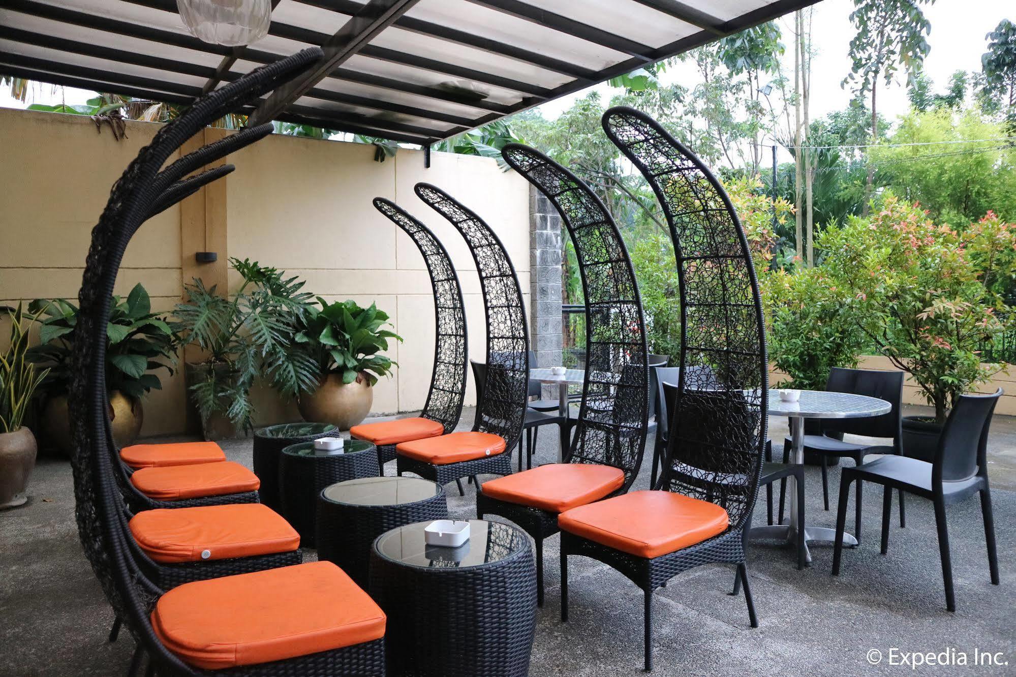 Spring Plaza Hotel Dasmarinas Εξωτερικό φωτογραφία